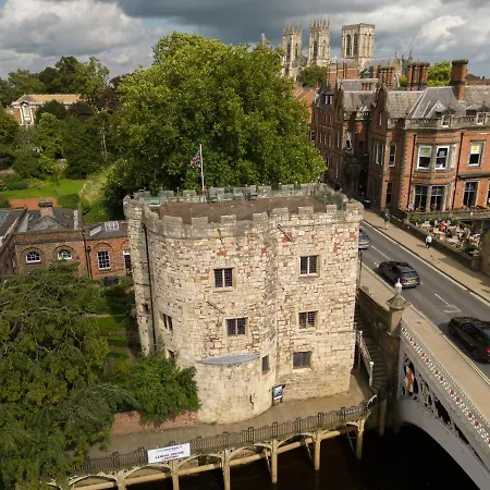 Lendal Tower Vila York Exterior foto